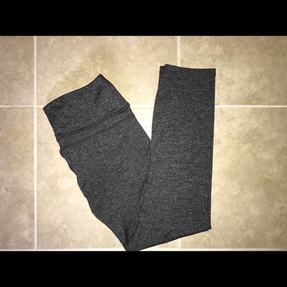 Forever 21 Grey Cropped Leggings - Picture 3 of 3